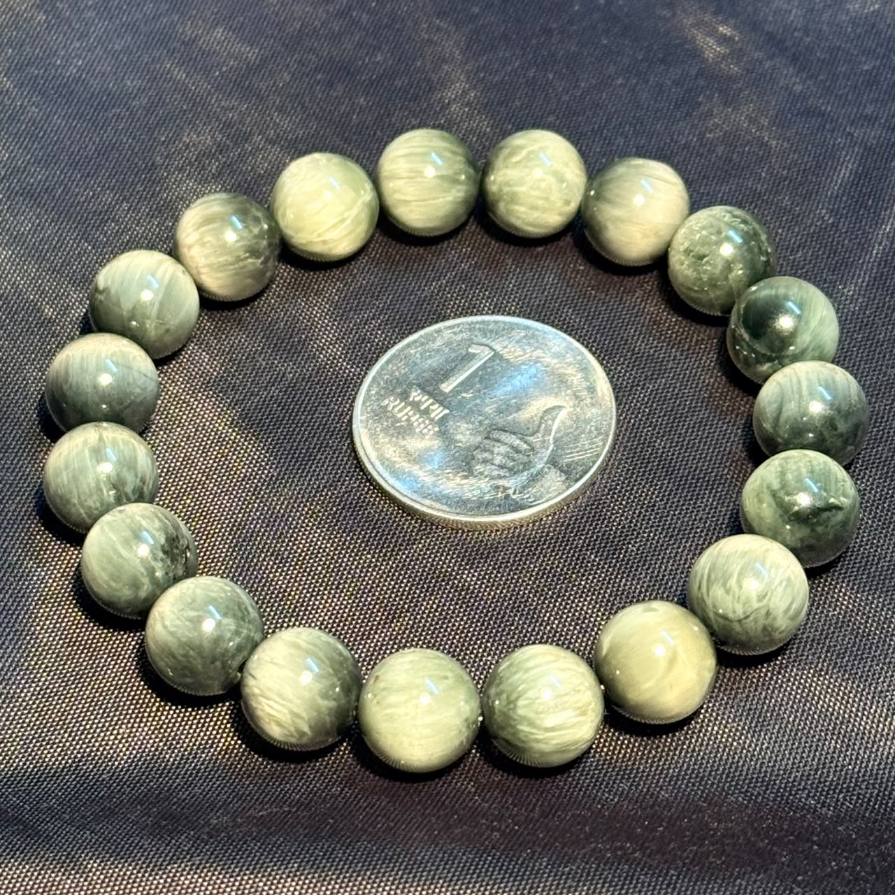 Black Cat’s Eye Quartz Bracelet (Protection & Focus)