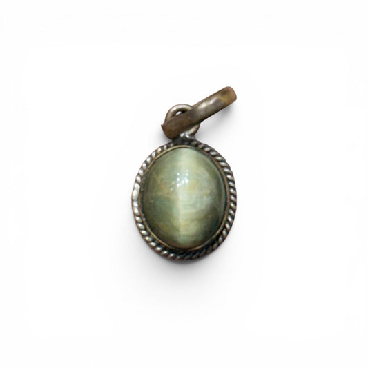 Cat’s eye pendant in oval frame with rope border and bronze-toned top bail