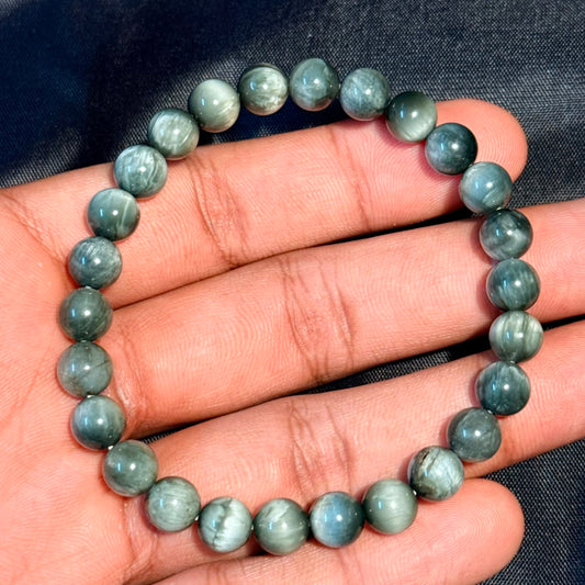 Black Cat’s Eye Quartz Bracelet (Protection & Focus)