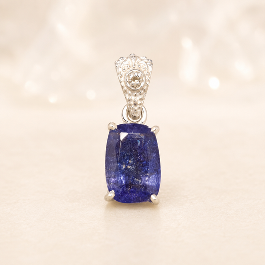 925 silver pendant with natural tanzanite oval gemstone and lab-grown diamond accents
