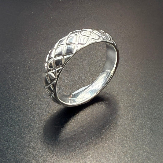925 Sterling Silver Wide Band Ring | 10g Total Weight | Engraved Diamond Lattice Pattern | Smooth Polished Finish