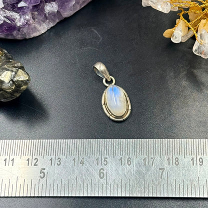 Moonstone 925 Silver Locket (Intuition & Emotional Balance)