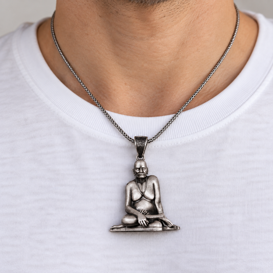 925 Silver Swami Samarth Pendant – 8 g & 11 g (Faith & Fearlessness)