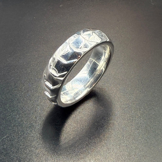 925 Sterling Silver Wide Band Ring | 14g Total Weight | Polished Geometric Hammered Texture | Solid Unisex Statement Ring