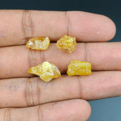 Yellow Sapphire Rough (Raw Pukhraj Stone)
