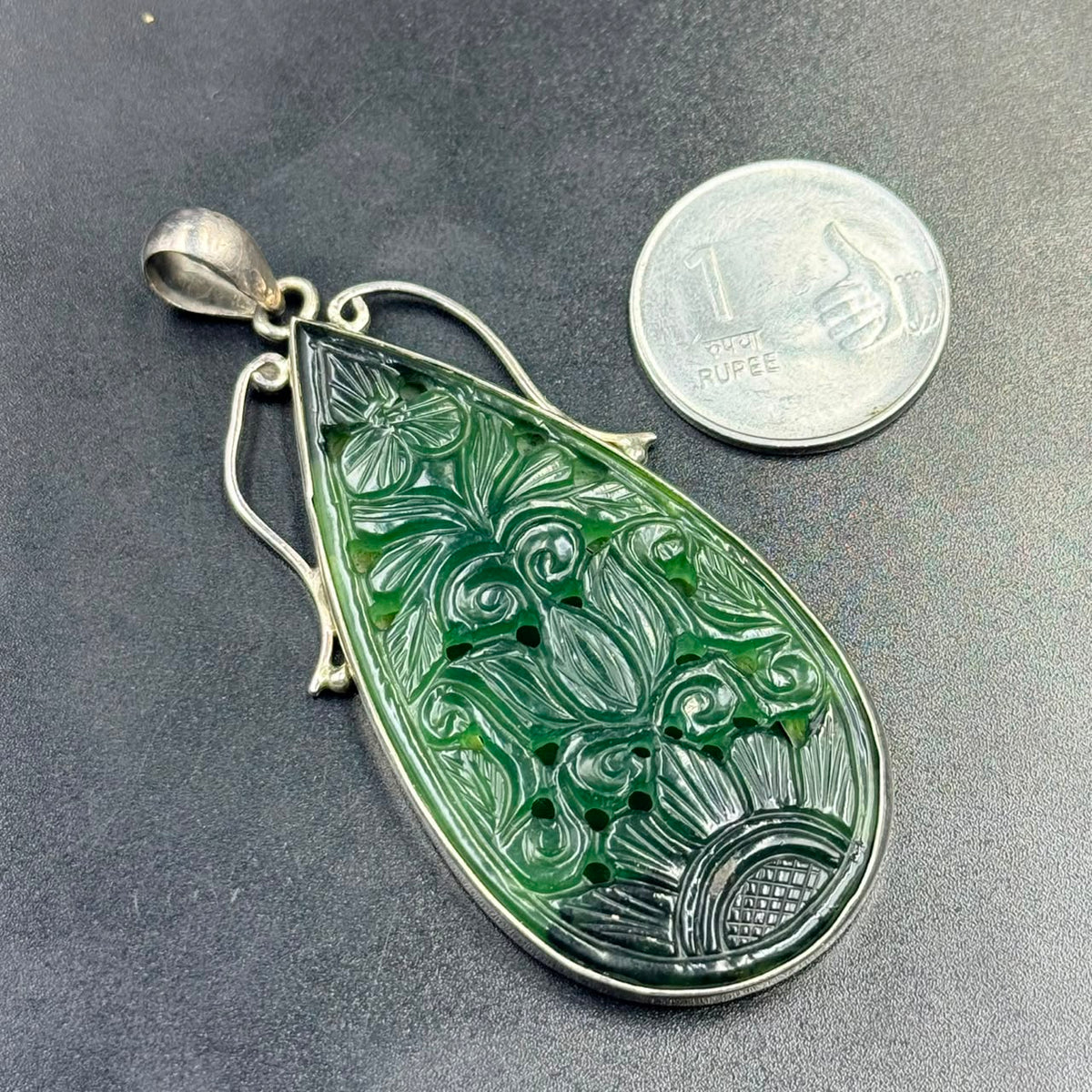 925 silver locket pendant with green serpentine carved floral design