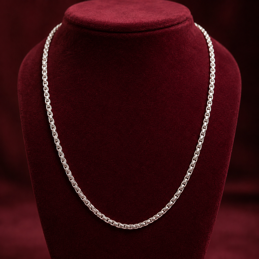 28.91 g 925 sterling silver thick Venetian box chain necklace on burgundy velvet