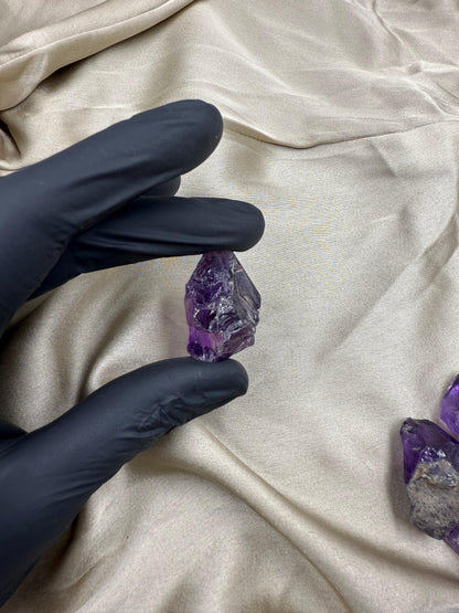 natural rough amethyst stone  27 GRAMS