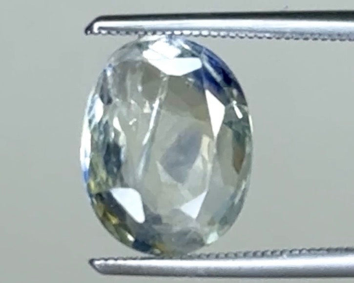 Natural Bi-color sapphire (Pitambari) 6.18 Carat Untreated Lab Certified