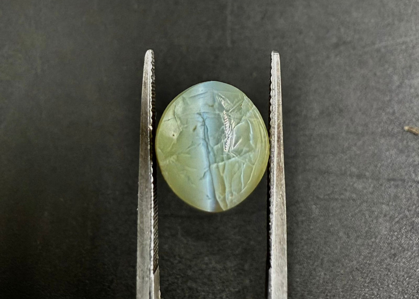 Natural Chrysoberyl Cat's eye  12.11  carat