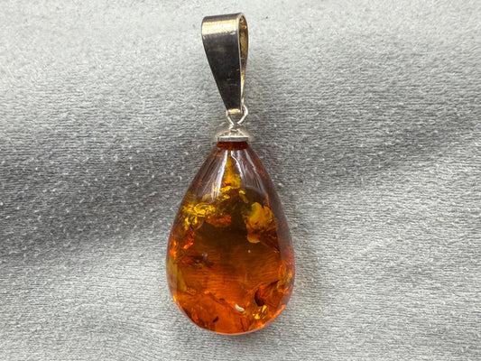 Natural Amber Pear Shape Sterling Silver  5.48 gram