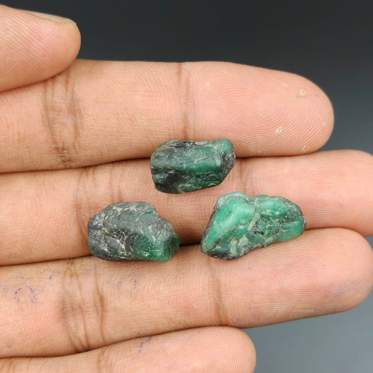 Emerald Rough (Raw Panna Stone) Lab certified