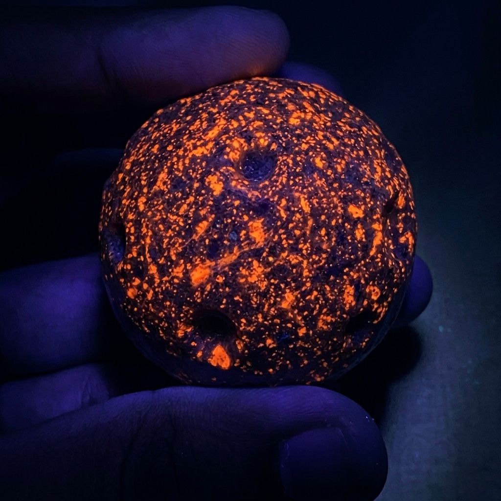 Natural Yooperlite Stone (Glow in the Dark Crystal) – Protection and Calmness