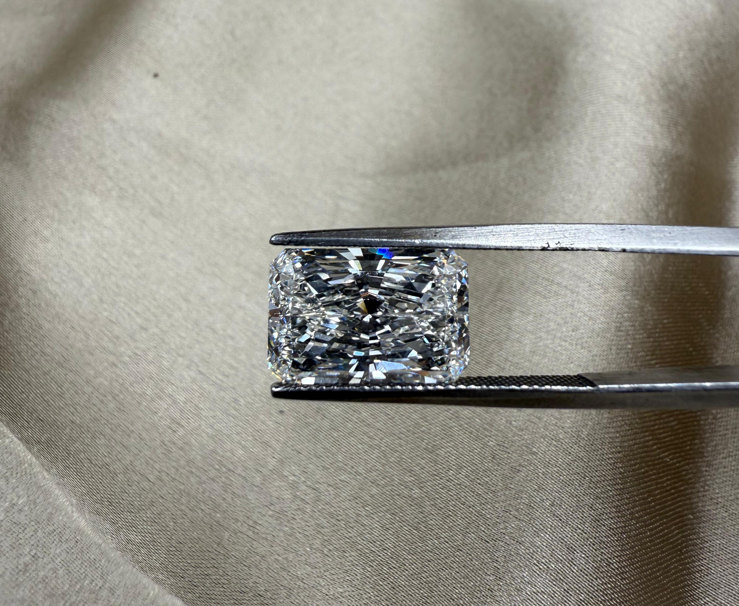 Lab Grown Diamond  rectangle shape cut  5.27 carat