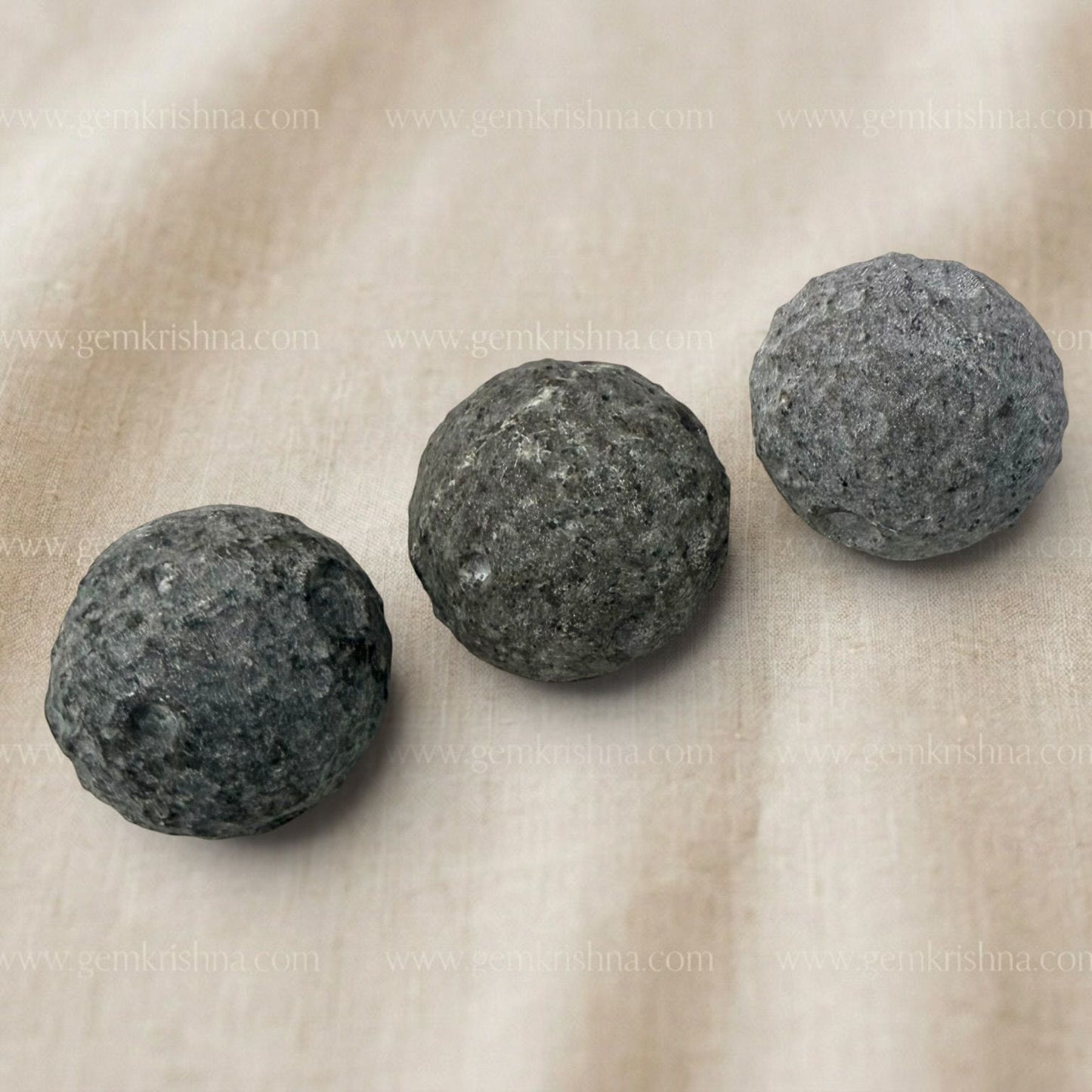 Natural Yooperlite Stone (Glow in the Dark Crystal) – Protection and Calmness