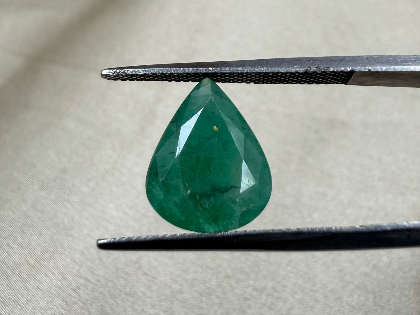 Natural Emerald   pear shape cut stone  3.84 carat