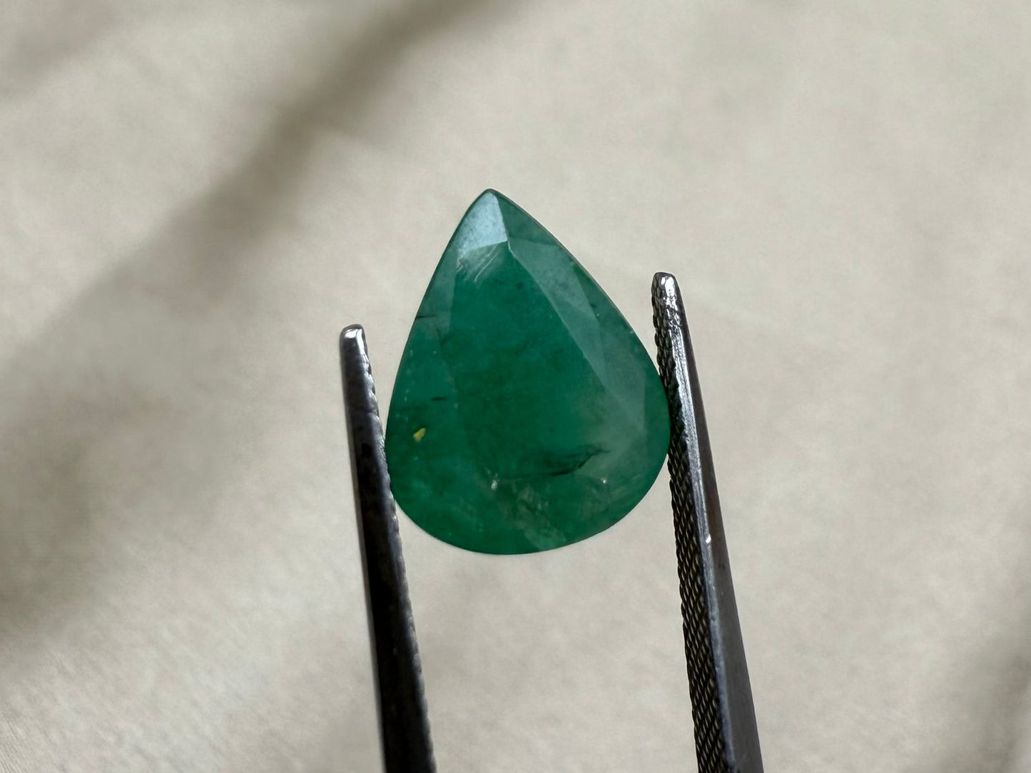 Natural Emerald   pear shape cut stone  3.84 carat