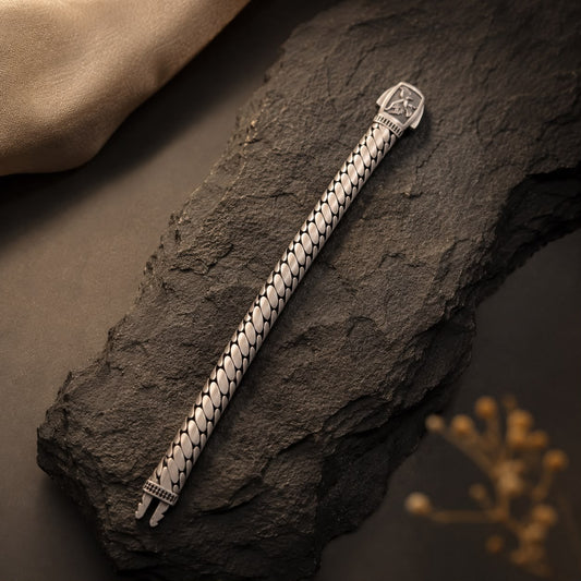 Foxtail weave 925 sterling silver men’s bracelet with box clasp on dark stone