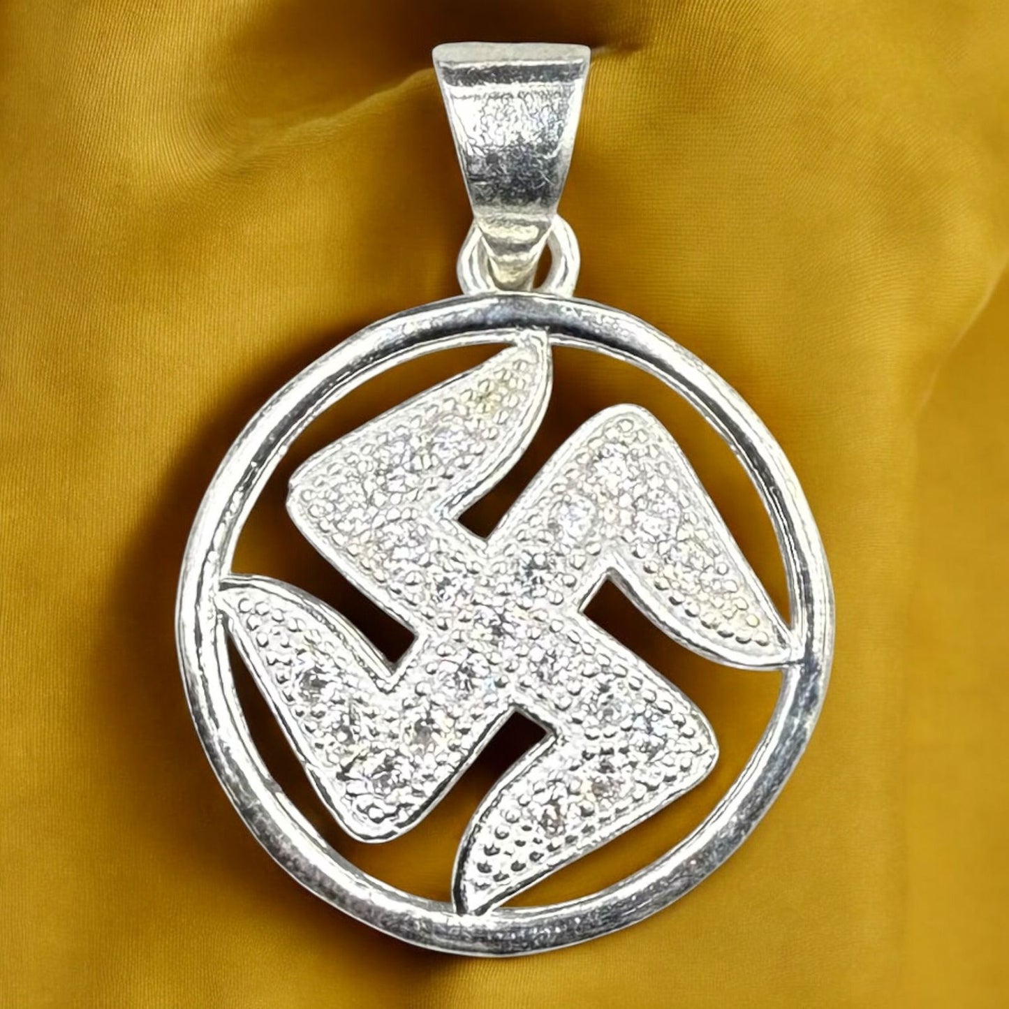Taraash Sterling Silver Locket