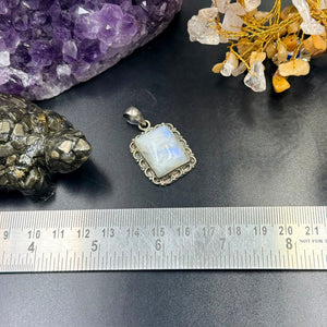 Square stone 10.55 Grams