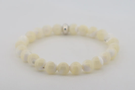 Mother of Pearl Bracelet – Purity, Calming Energy & Inner Wisdom