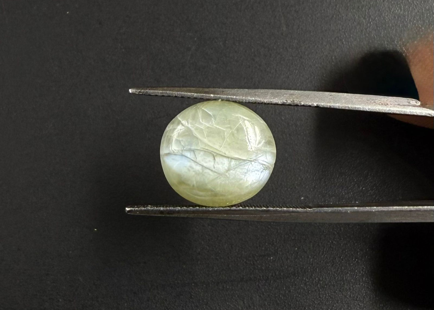Natural Chrysoberyl Cat's eye  9.88 carat