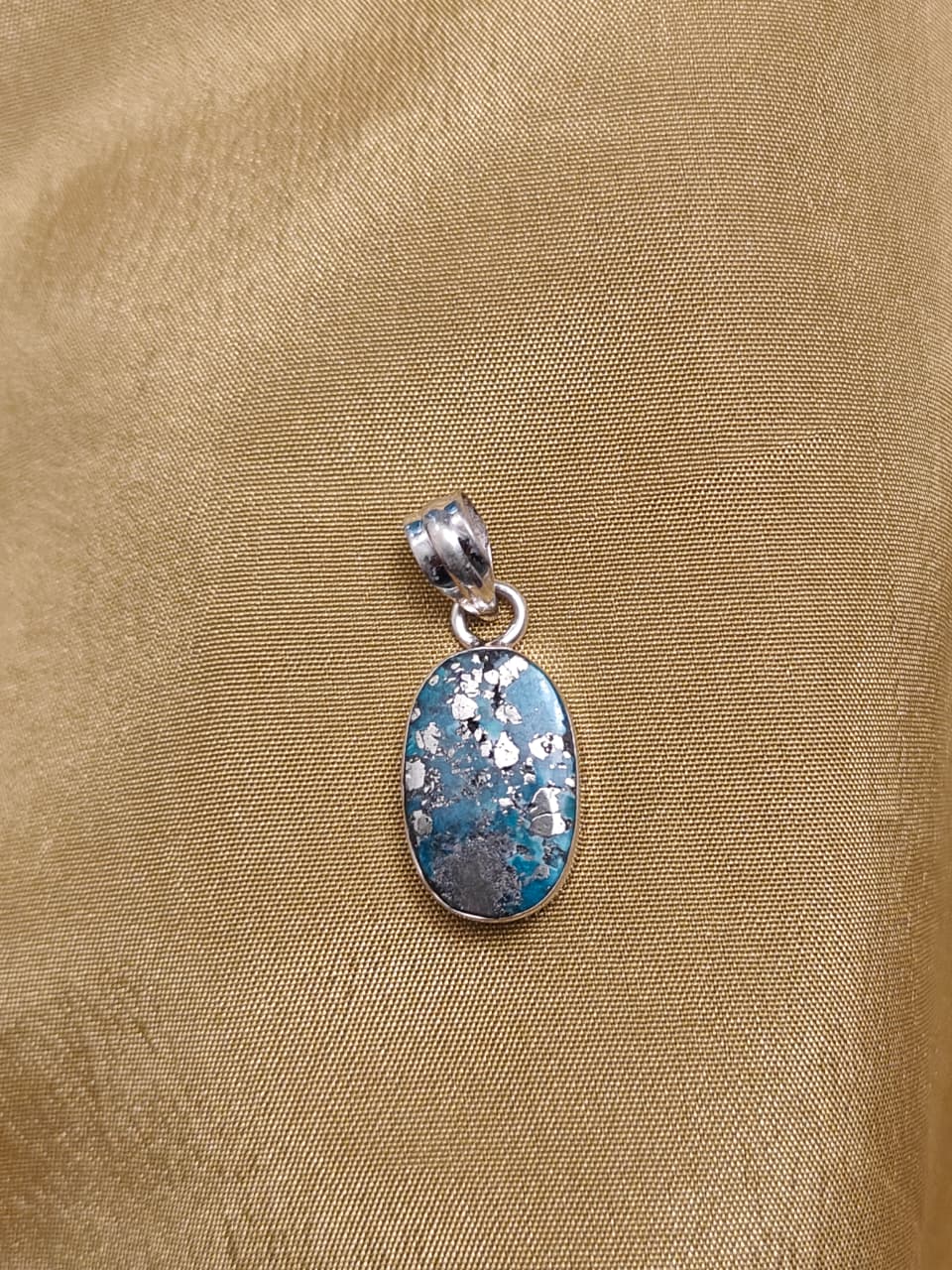Oval shape Turquoise (Firoza) Sterling Silver Locket 5 gram