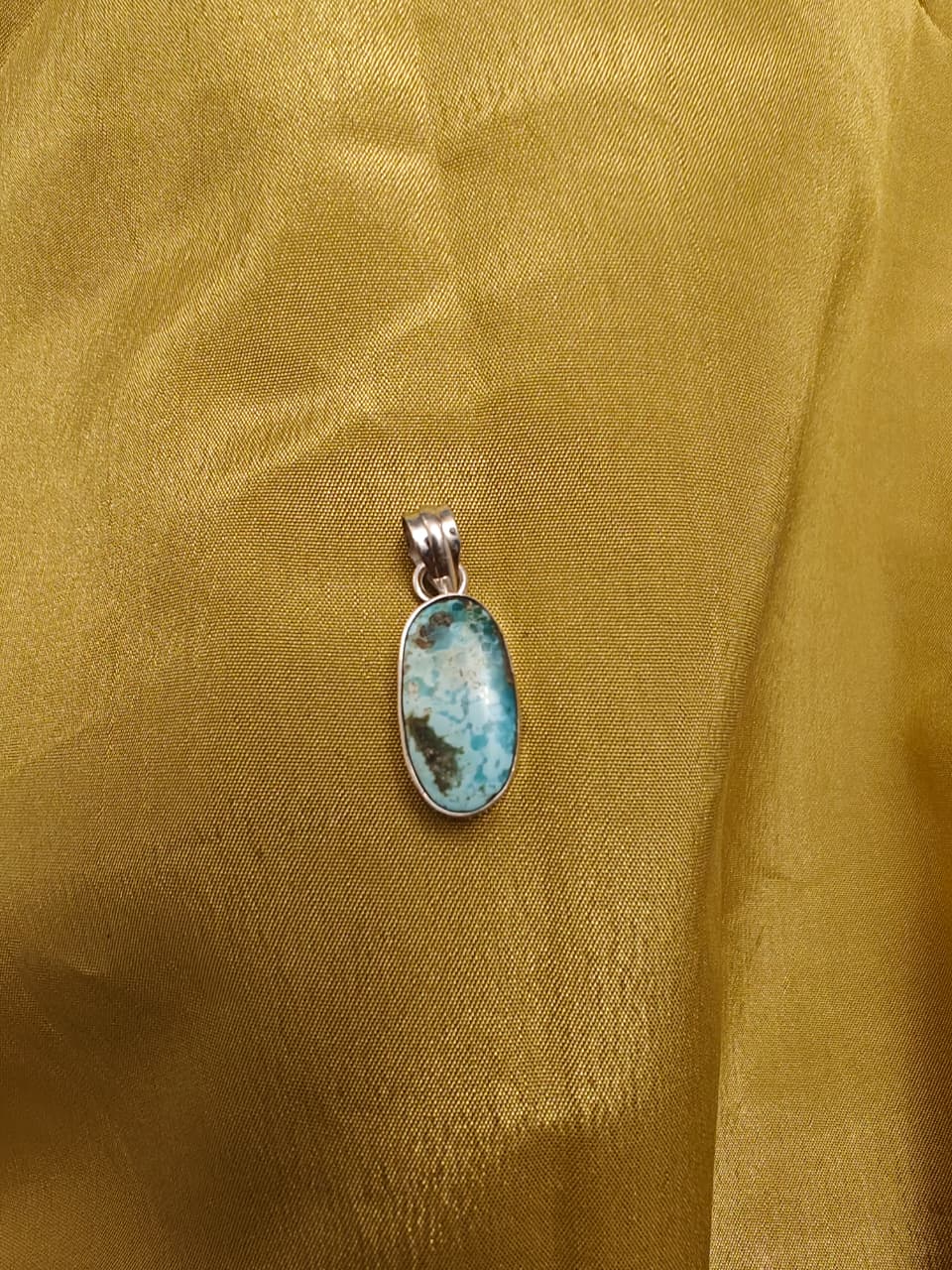 Oval shape Turquoise (Firoza) Sterling Silver Locket 5 gram