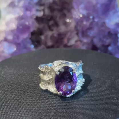 Oval Amethyst Feather-Wing 925 Sterling Silver Ring