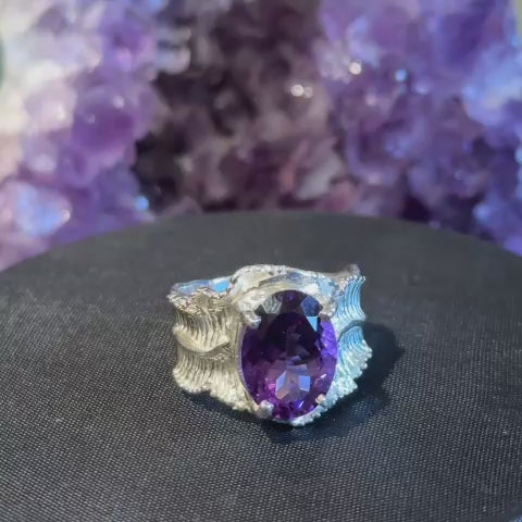 Oval Amethyst Feather-Wing 925 Sterling Silver Ring