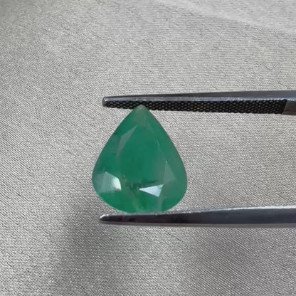 Natural Emerald   pear shape cut stone  3.84 carat