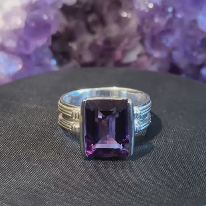 Emerald-Cut Amethyst Ribbed-Band 925 Sterling Silver Ring