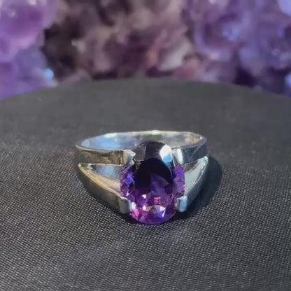 Oval Amethyst Split-Shank 925 Sterling Silver Ring