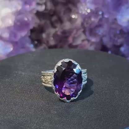 Oval-Cut Amethyst Vintage Engraved 925 Sterling Silver Ring