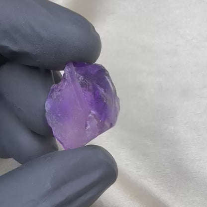 natural rough amethyst stone  8 GRAMS