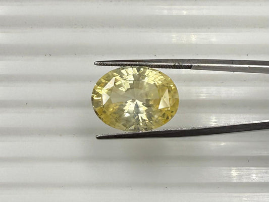 Natural Yellow sapphire  Oval Shaped Cut  17.09 carat